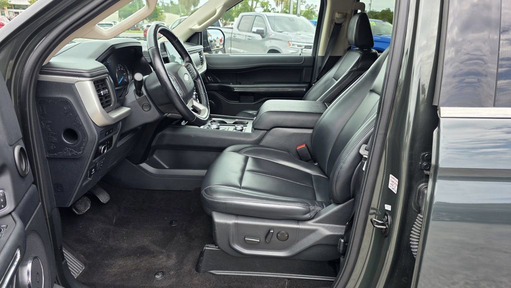 Used 2023 Ford Expedition XLT AWD/4WD image 17