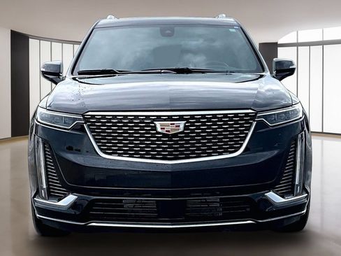 Used 2025 Cadillac XT6 Premium Luxury w/ Platinum Package AWD/4WD image 3