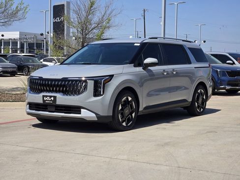 New 2026 Kia Carnival EX FWD image 2
