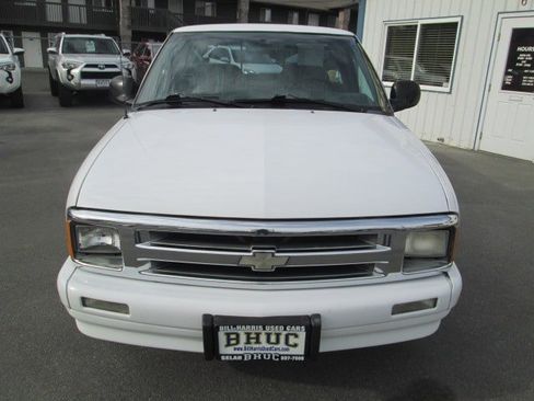 Used 1997 Chevrolet S10 Pickup LS w/ Convenience Pkg 2 image 2