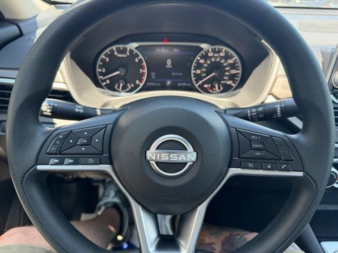 Used 2024 Nissan Altima 2.5 SV FWD image 14