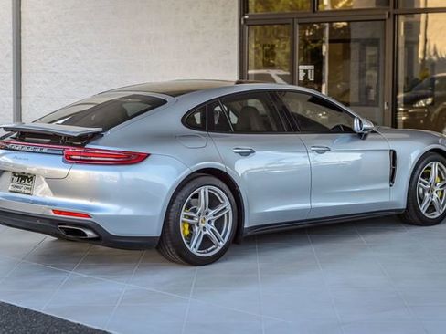 Used 2018 Porsche Panamera image 9