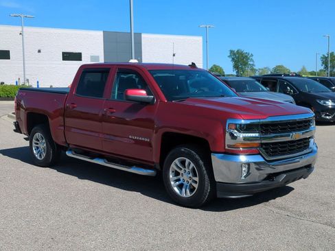 Used 2018 Chevrolet Silverado 1500 LT w/ All Star Edition AWD/4WD image 2