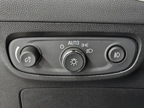 Used 2023 Buick Encore GX Essence w/ Sport Touring Package FWD image 34