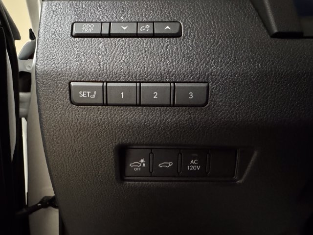 Used 2025 Lexus GX 550 w/ Accessory Package (2T) AWD/4WD image 10