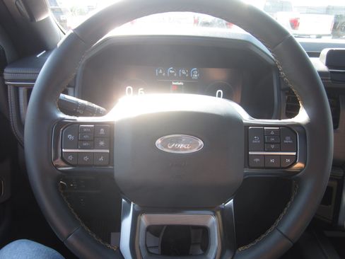 Used 2024 Ford Expedition Platinum AWD/4WD image 25