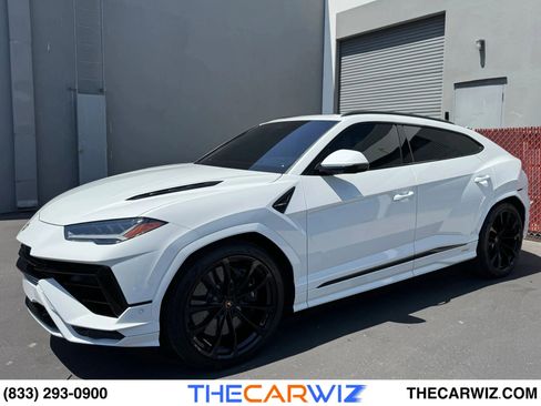 Used 2023 Lamborghini Urus S image 1