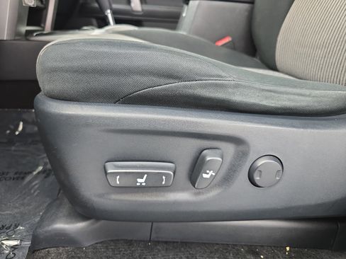 Used 2017 Toyota 4Runner SR5 RWD image 28