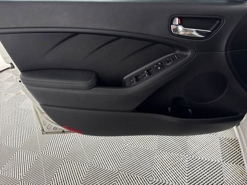 Used 2017 Kia Forte EX FWD image 10