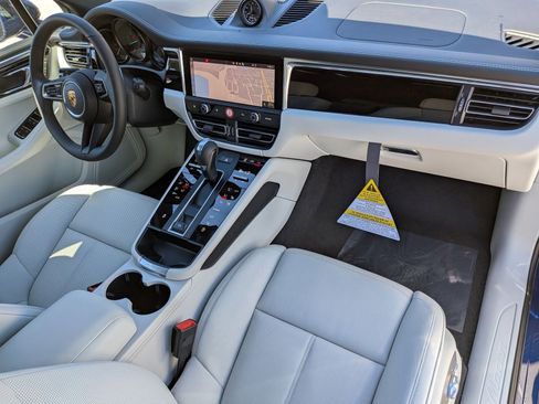 New 2026 Porsche Macan image 25