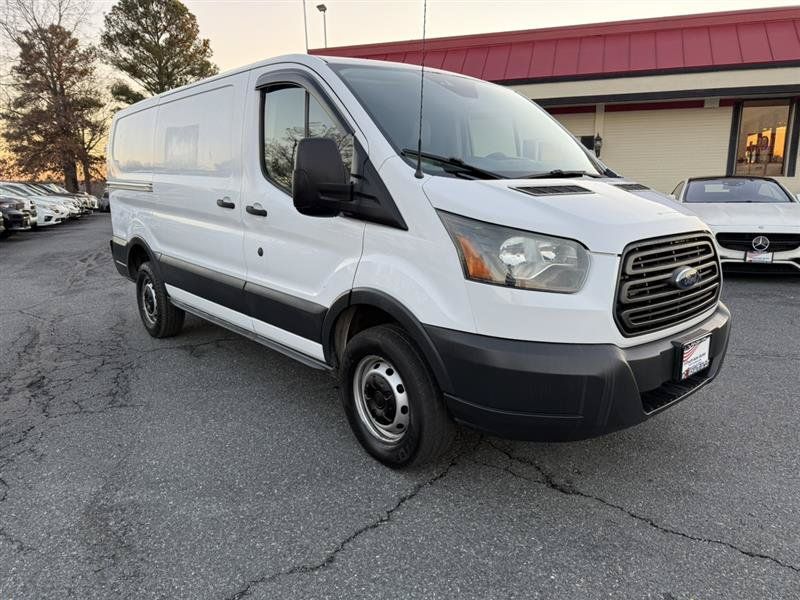 Used 2016 Ford Transit 250 130 Low Roof RWD image 3