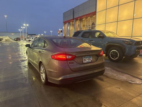 Used 2014 Ford Fusion SE image 11