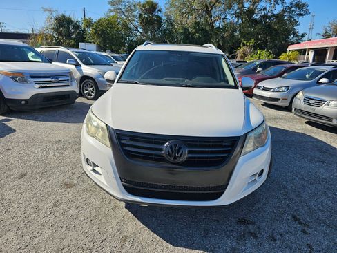 Used 2011 Volkswagen Tiguan SEL image 2