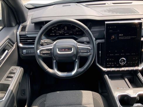 Used 2025 GMC Acadia Elevation AWD/4WD image 5