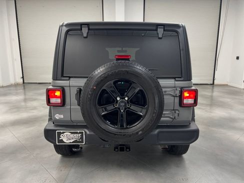 Used 2023 Jeep Wrangler Altitude image 6
