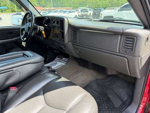 Used 2004 GMC Sierra 3500 SLE w/ Heavy-Duty Power Package AWD/4WD image 19