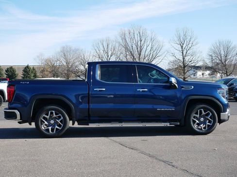 Used 2022 GMC Sierra 1500 SLT w/ SLT Convenience Package image 8