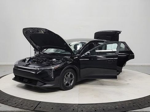 Used 2025 Kia K4 FWD image 11