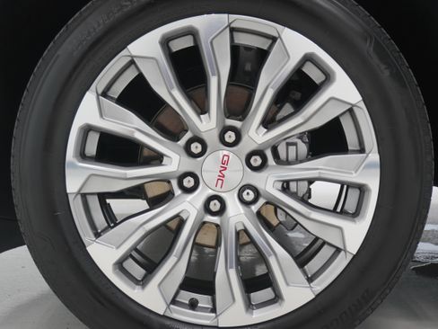 Used 2023 GMC Yukon XL Denali AWD/4WD image 33