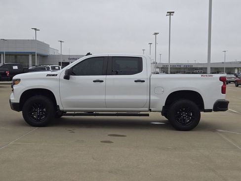 Used 2024 Chevrolet Silverado 1500 Custom Trail Boss w/ LPO, Dark Essentials Package image 5