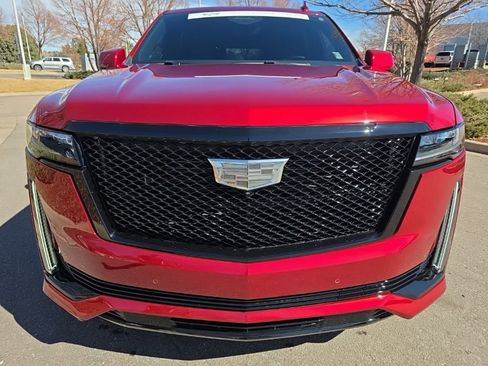 Used 2024 Cadillac Escalade Sport w/ LPO, ONYX Package image 9