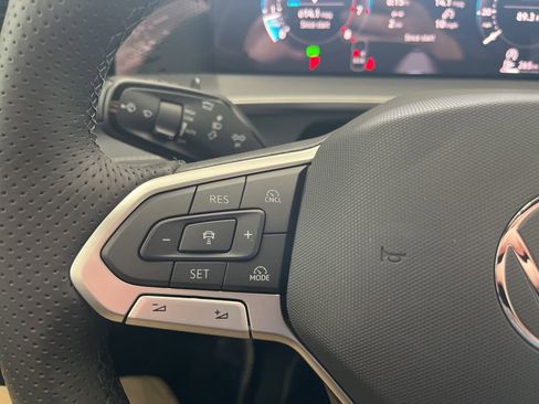 New 2026 Volkswagen Tiguan SE R-Line FWD image 18