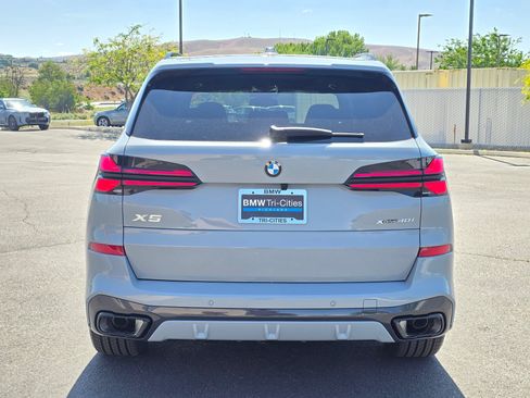 New 2026 BMW X5 xDrive40i w/ M Sport Package AWD/4WD image 5