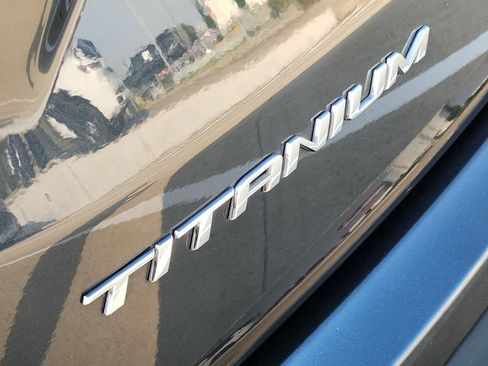 Used 2024 Ford Edge Titanium AWD/4WD image 12