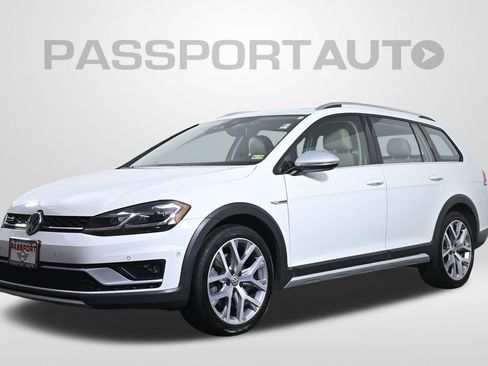 Used 2019 Volkswagen Golf Alltrack SE image 1
