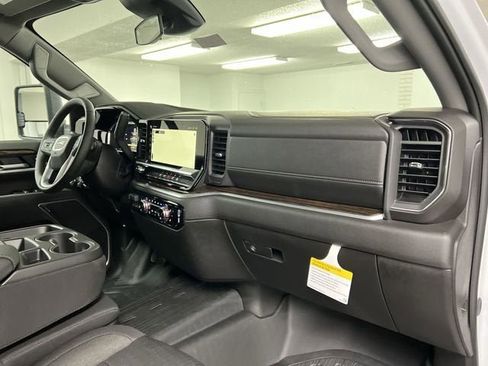 New 2026 GMC Sierra 2500 SLE w/ SLE Value Package; image 28