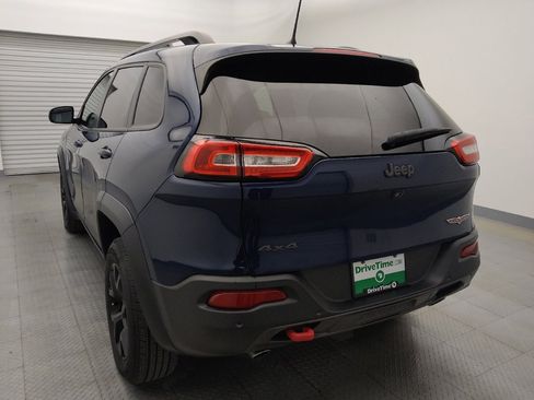 Used 2018 Jeep Cherokee Trailhawk w/ Cold Weather Group image 6