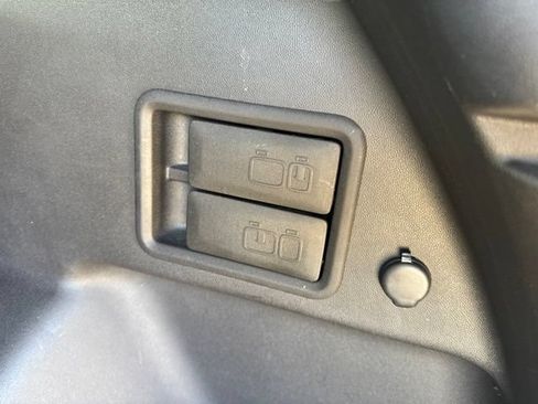 Used 2019 Chevrolet Equinox LT FWD image 14