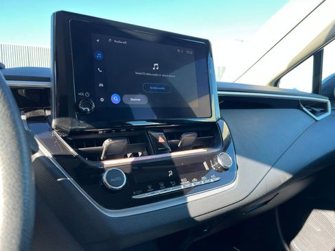 Used 2025 Toyota Corolla LE image 22