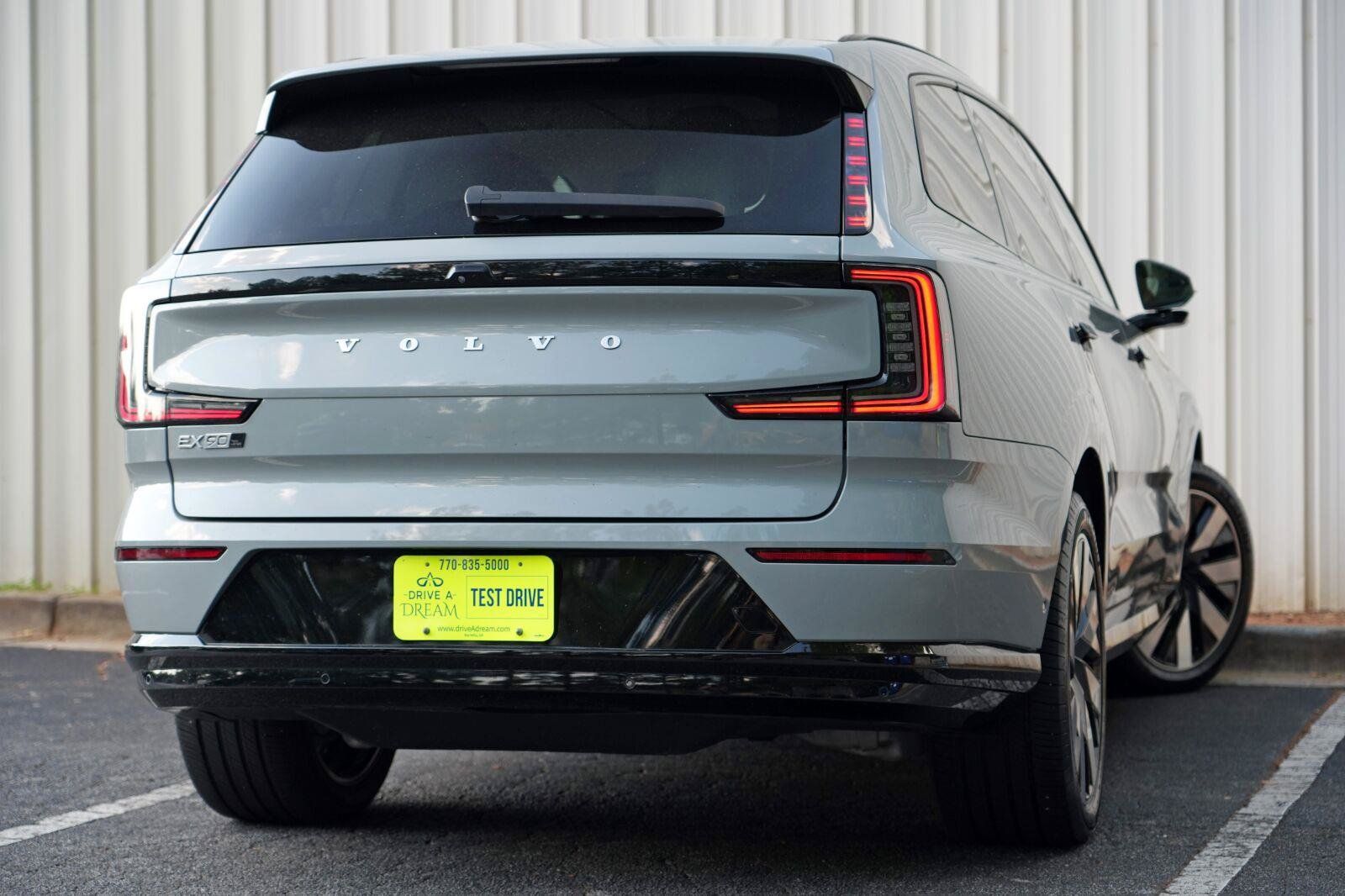 Used 2025 Volvo EX90 Ultra AWD/4WD image 4