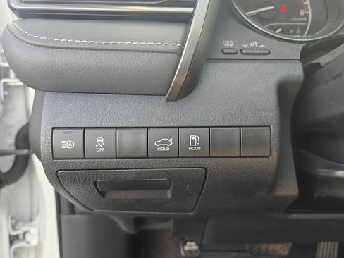 Used 2024 Toyota Camry SE image 8