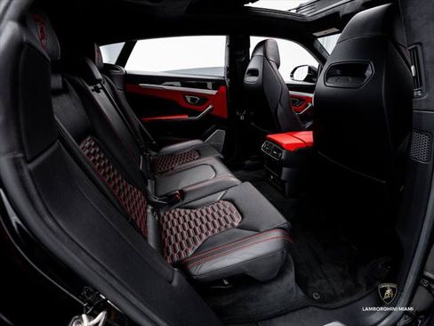 Used 2022 Lamborghini Urus AWD/4WD image 50