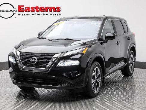 Used 2023 Nissan Rogue SV image 2