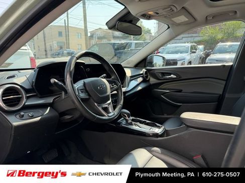 Used 2024 Chevrolet Trax ACTIV w/ Sunroof Package FWD image 9
