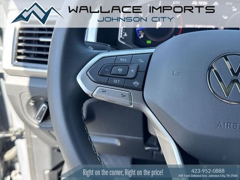 Used 2022 Volkswagen Atlas Cross Sport SE AWD/4WD image 31