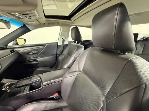 Used 2022 Lexus ES 350 w/ Premium Package FWD image 8