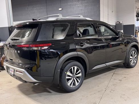 New 2025 Nissan Pathfinder SL image 14