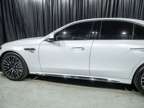 New 2026 Mercedes-Benz E 53 AMG e 4MATIC Sedan image 5