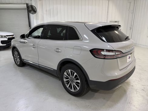Used 2020 Lincoln Nautilus Reserve image 3