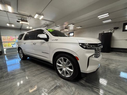 Used 2021 Chevrolet Suburban High Country image 2
