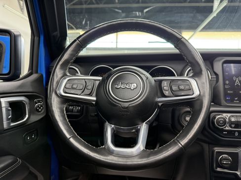 Used 2022 Jeep Wrangler Unlimited Sahara image 15