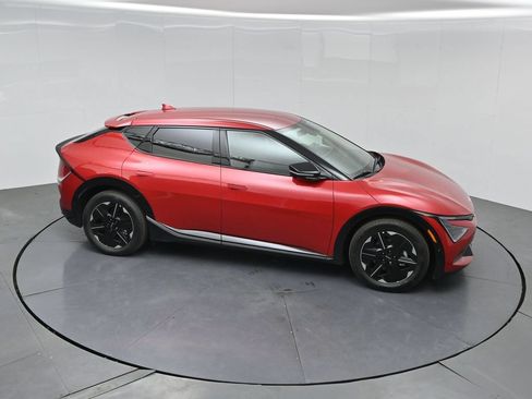 New 2025 Kia EV6 Wind AWD/4WD image 38