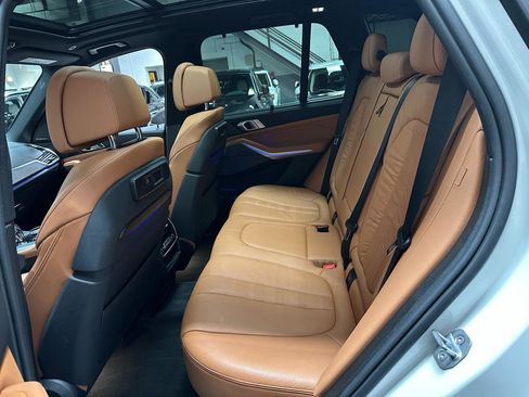 Used 2019 BMW X5 xDrive40i w/ Executive Package image 14