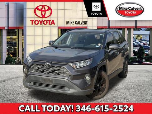 Used 2019 Toyota RAV4 XLE FWD image 1