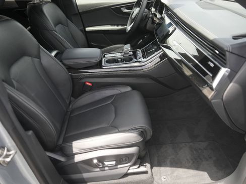 Certified 2025 Audi Q8 Prestige w/ Prestige Package image 22