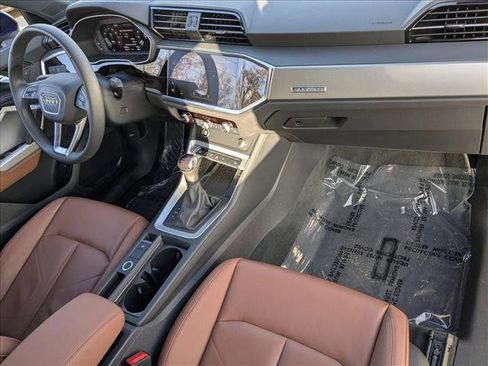 Certified 2025 Audi Q3 2.0T Premium w/ Convenience Package image 18